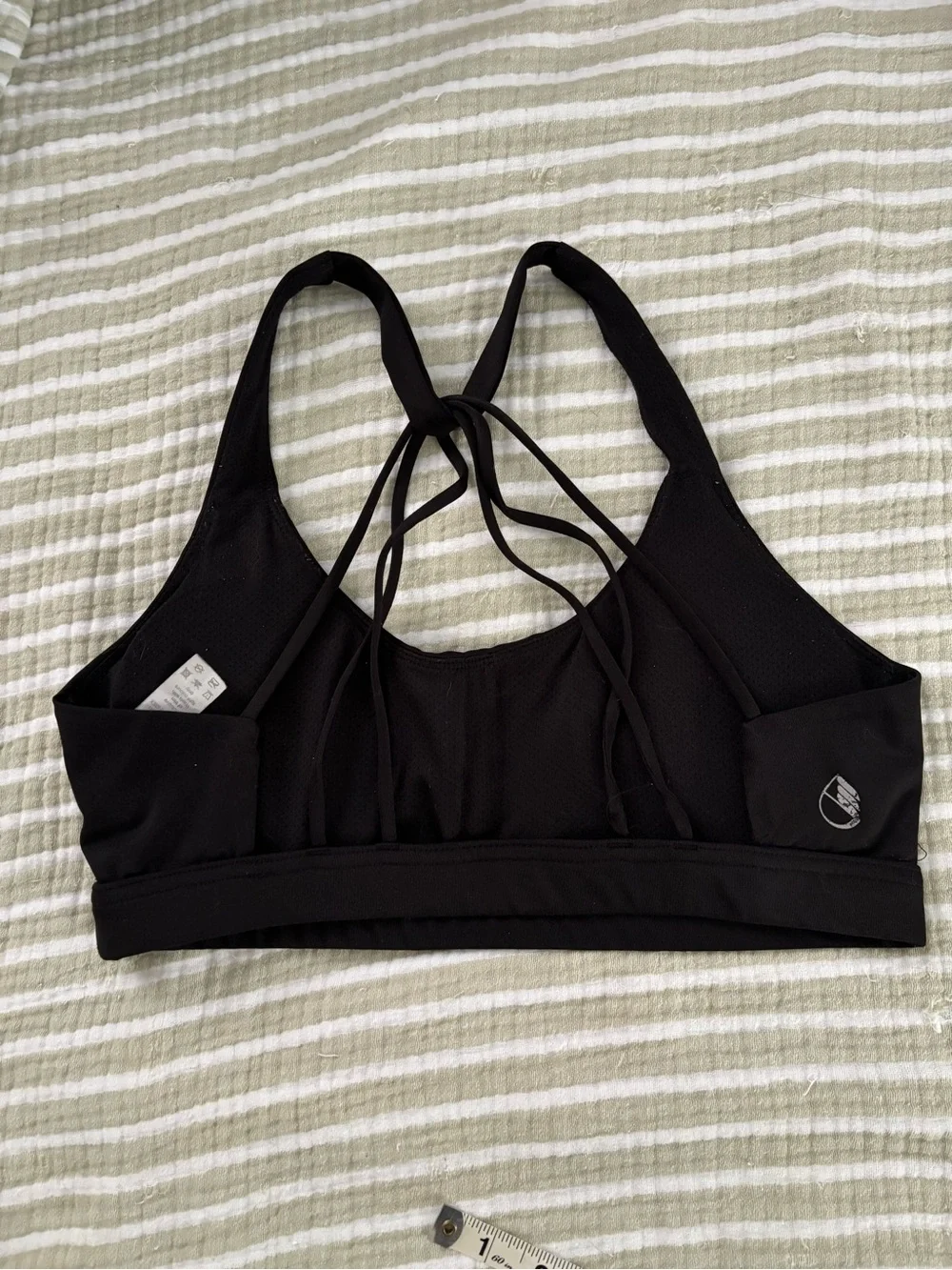Icyzone Padded Strappy Sports Bra - Black (M)